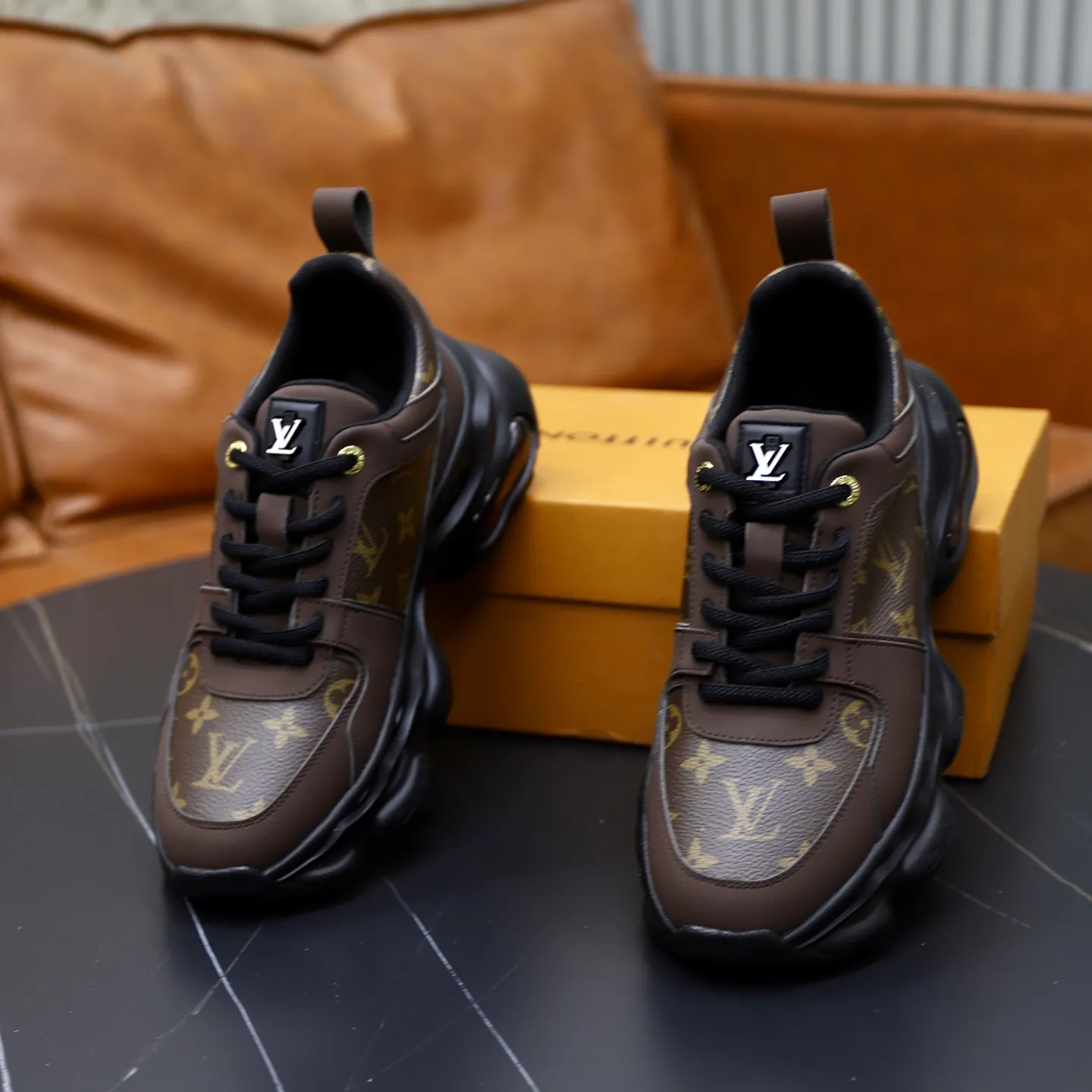 Ex-factory price: 462💰🙅‍♂️🙅‍♂️🙅‍♂️ Brand: Louis Vuitton Standard code: 38-44 (45 customized) Grade: Same as the official website Material: Original cowhide splicing fabric Comfortable and breathable lining Lightweight, soft and wear-resistant outsole Style category: Men's fashionable casual shoes Running sneakers Distinguished luxury brand elements Top luxury Color: actual picture color